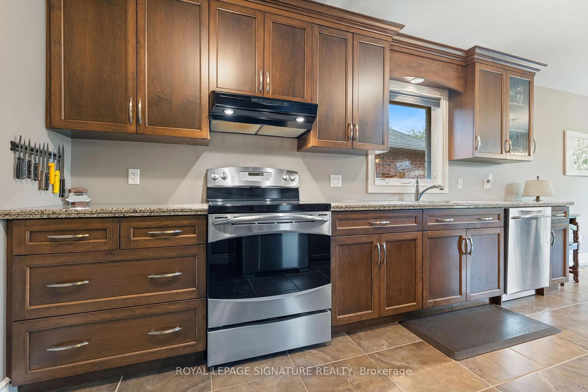 Photo 17 of 81 Willowdale Crescent, Norfolk, Port Dover — HOMEH