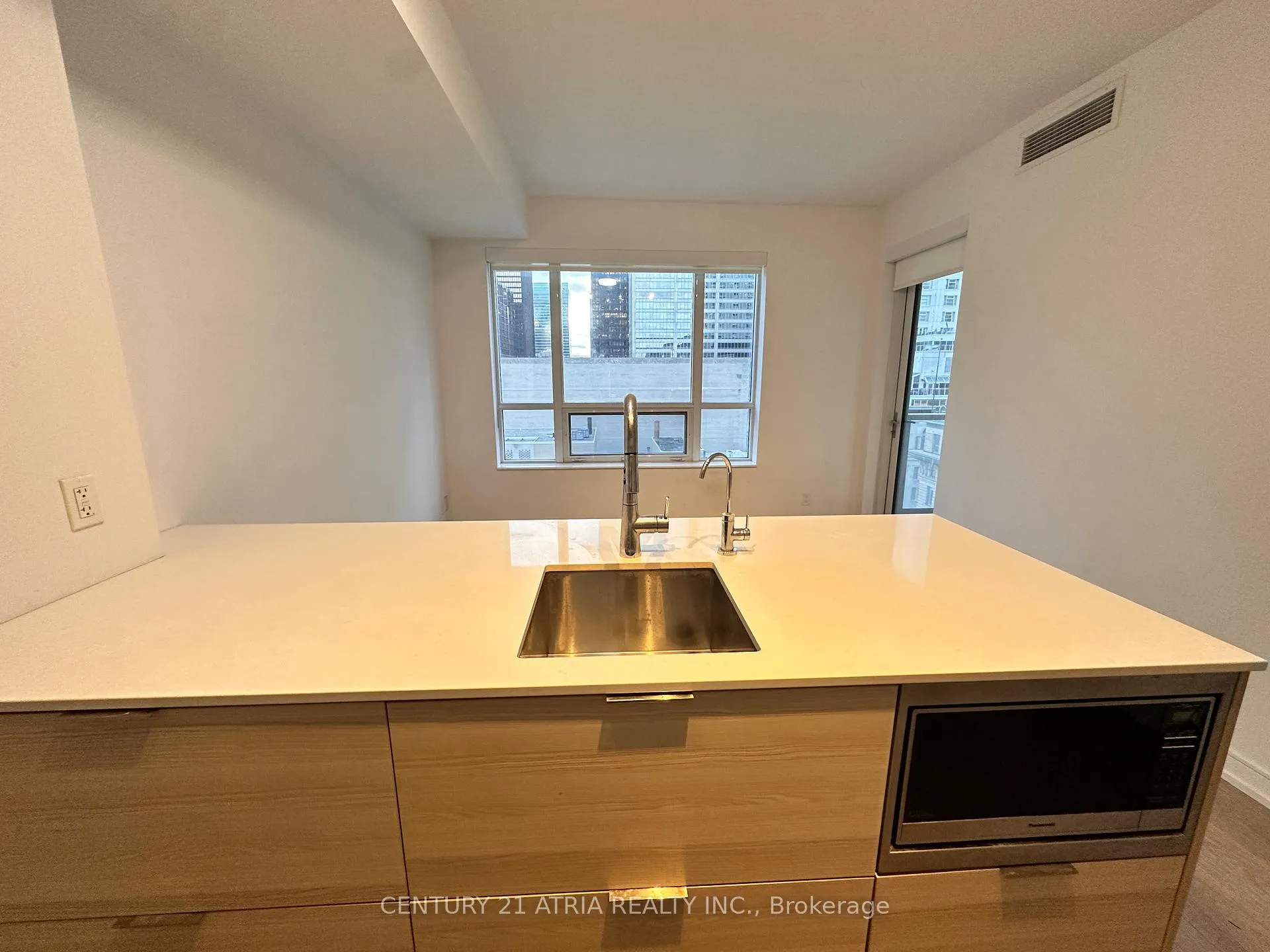 Photo 4 of Unit 1801, 88 Scott Street, Toronto, Church-Yonge Corridor — HOMEH