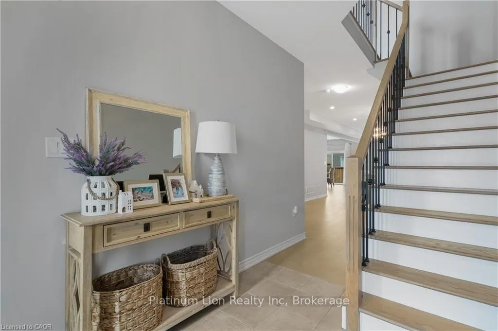 Photo 6 of 62 Bethune Avenue, Hamilton, Rural Glanbrook — HOMEH