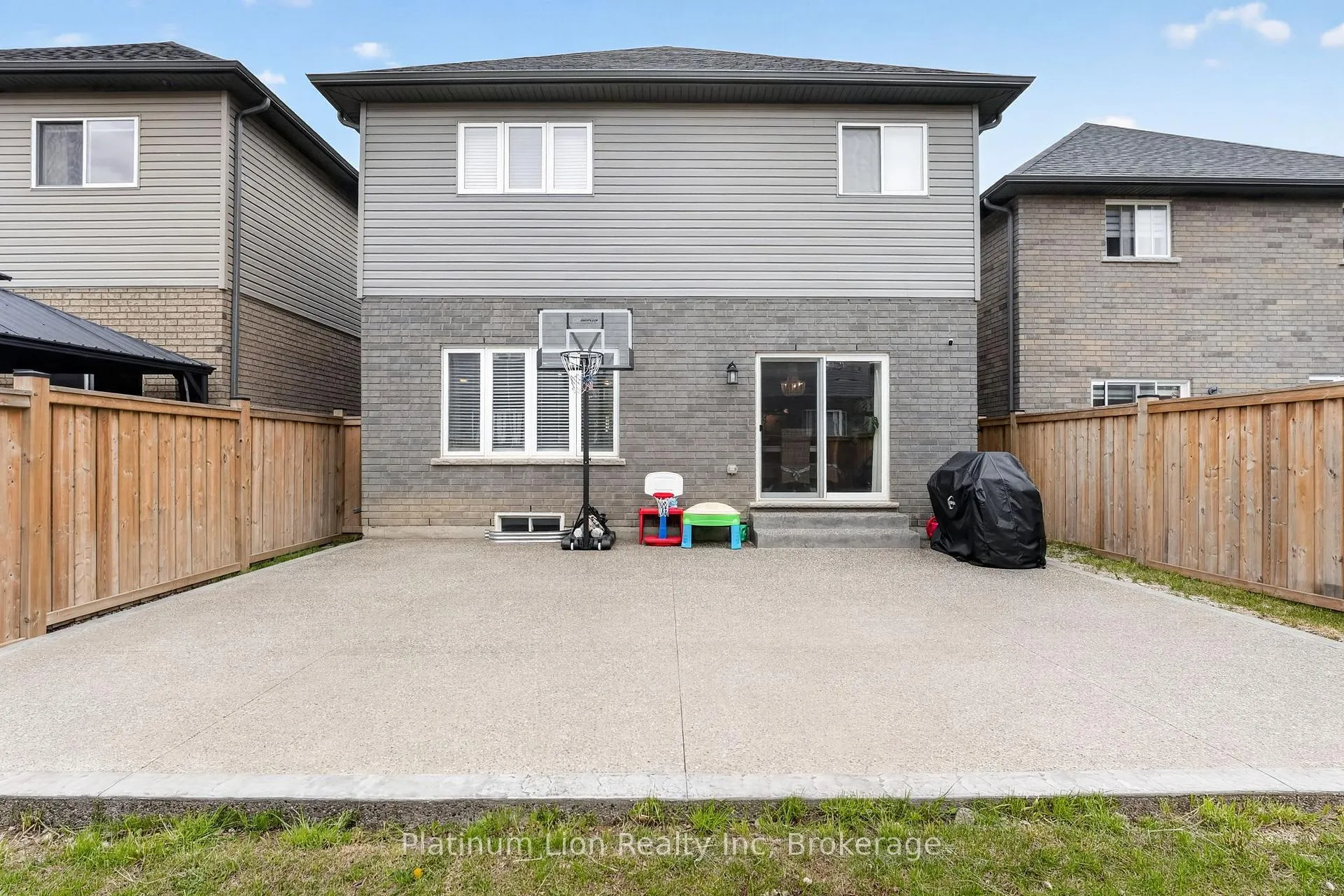 Photo 43 of 62 Bethune Avenue, Hamilton, Rural Glanbrook — HOMEH