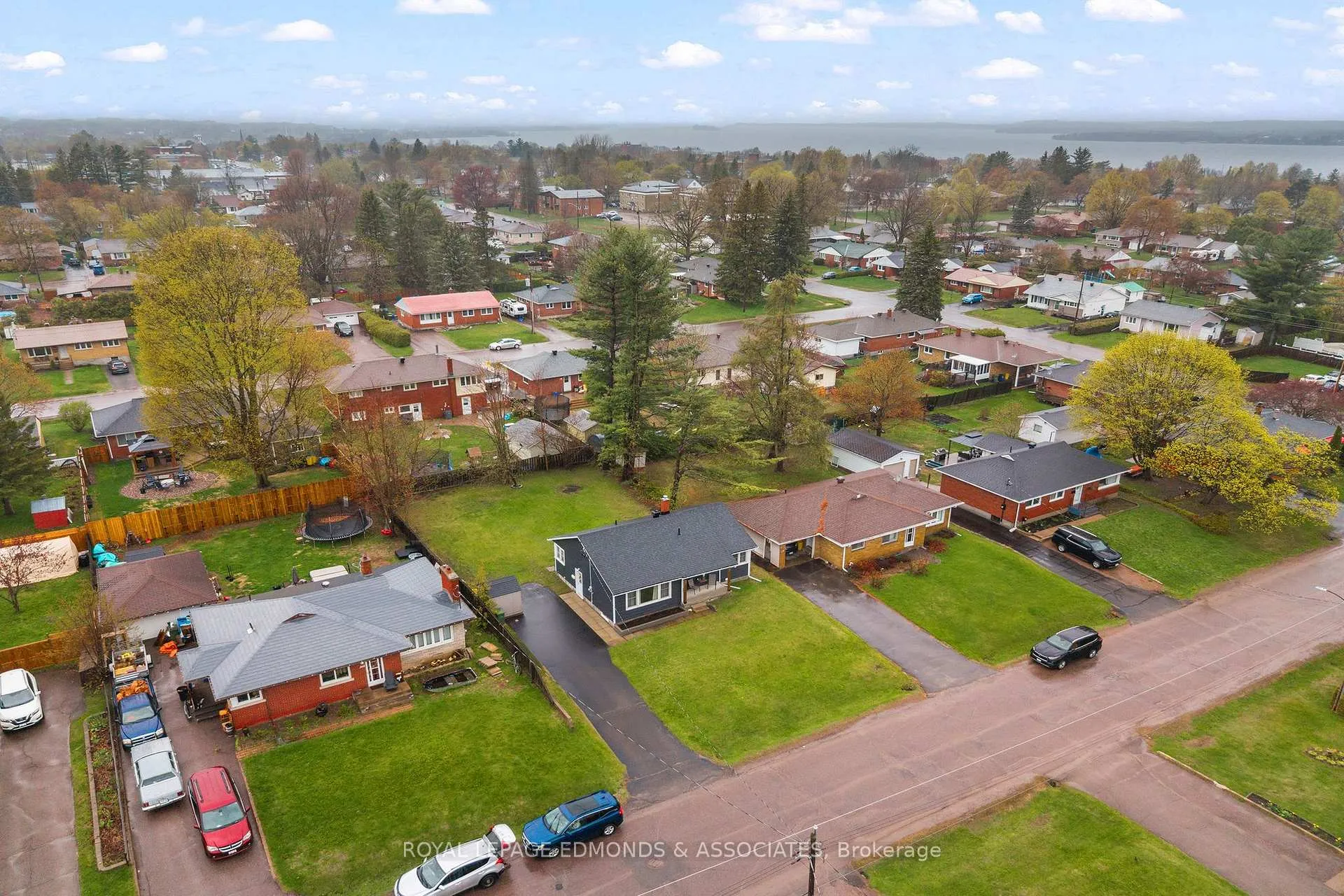 Photo 2 of 266 Clemow Avenue, Pembroke — HOMEH