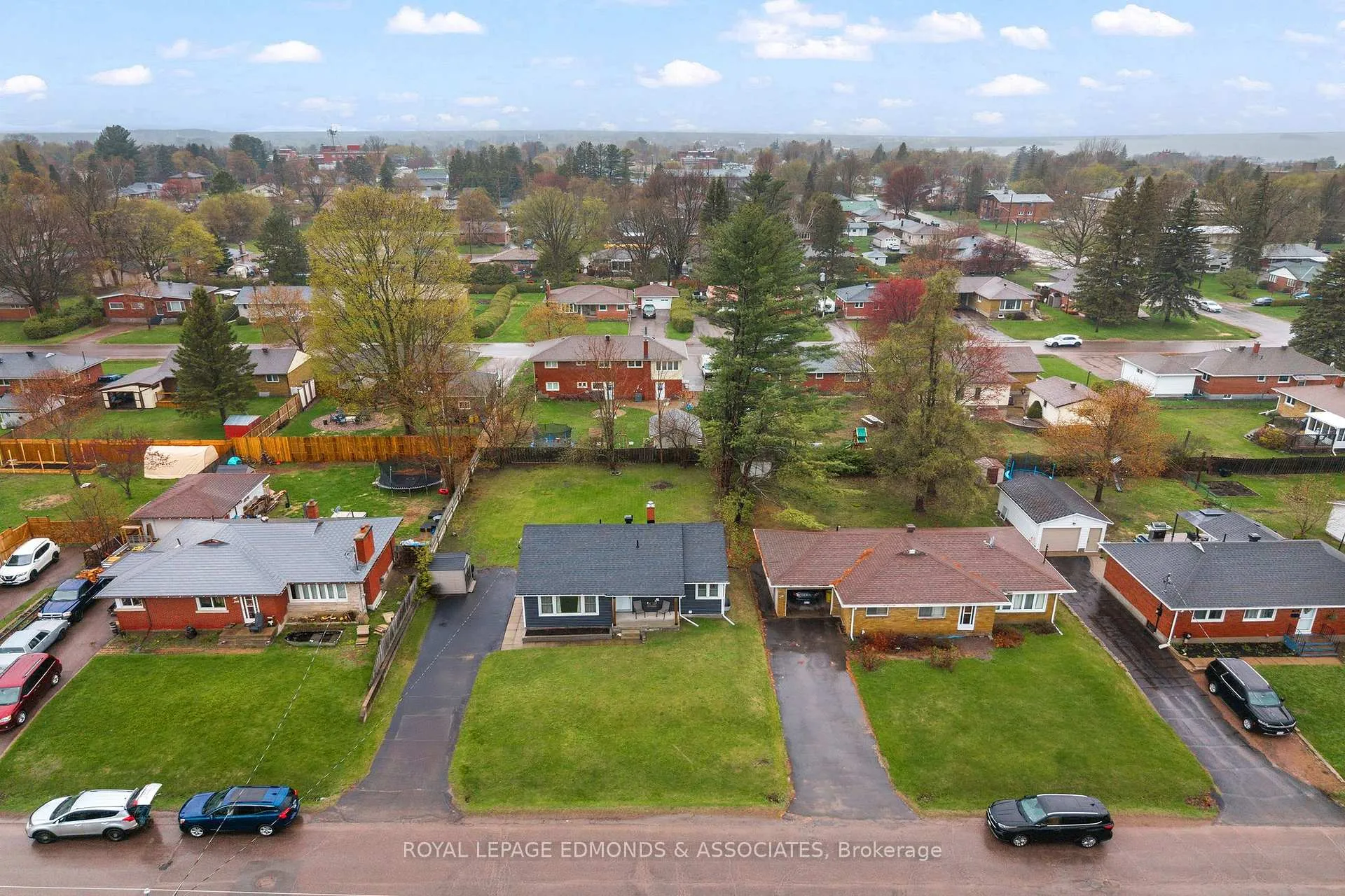 Photo 6 of 266 Clemow Avenue, Pembroke — HOMEH