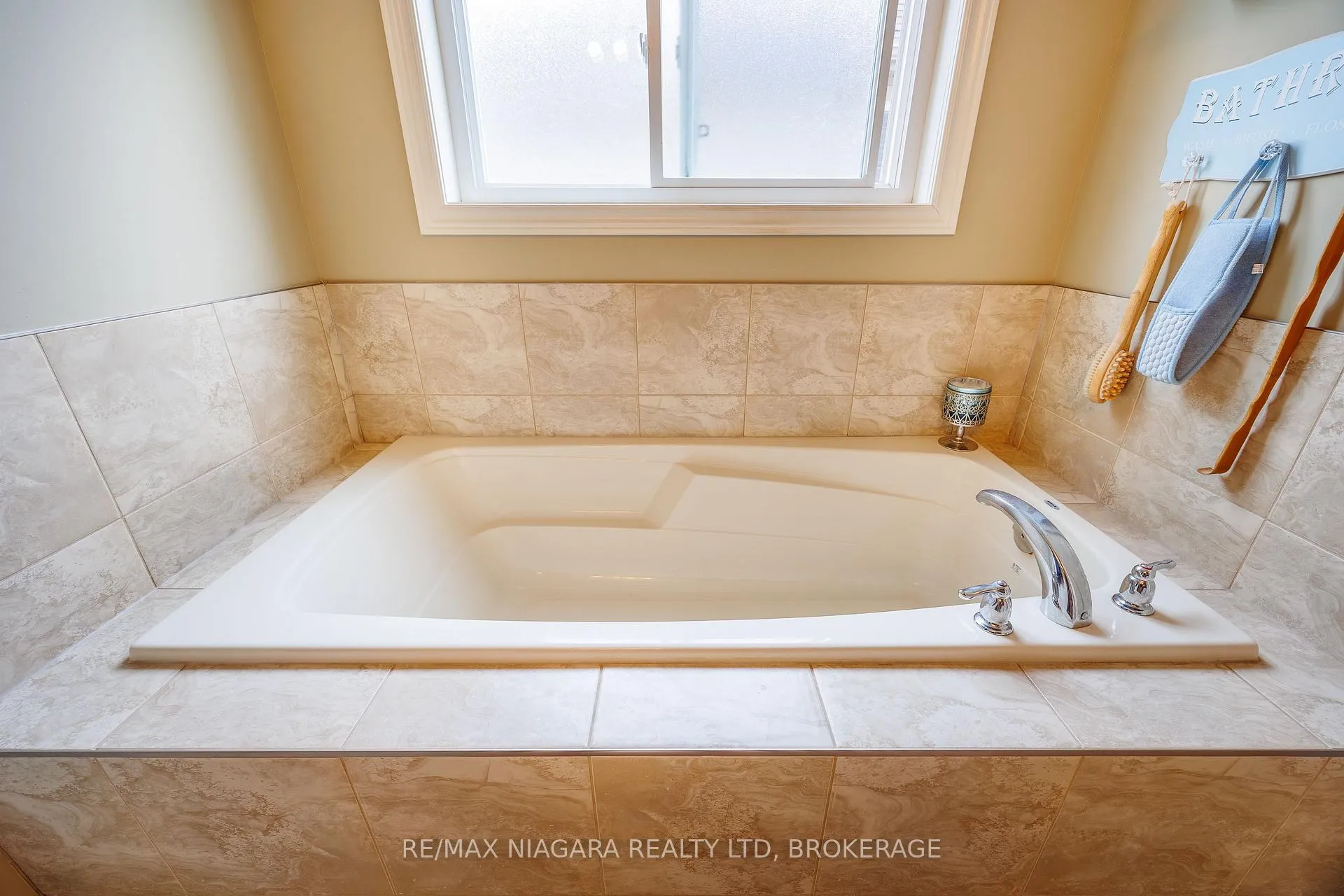 Photo 32 of 5744 Jake Crescent, Niagara Falls, Forestview — HOMEH