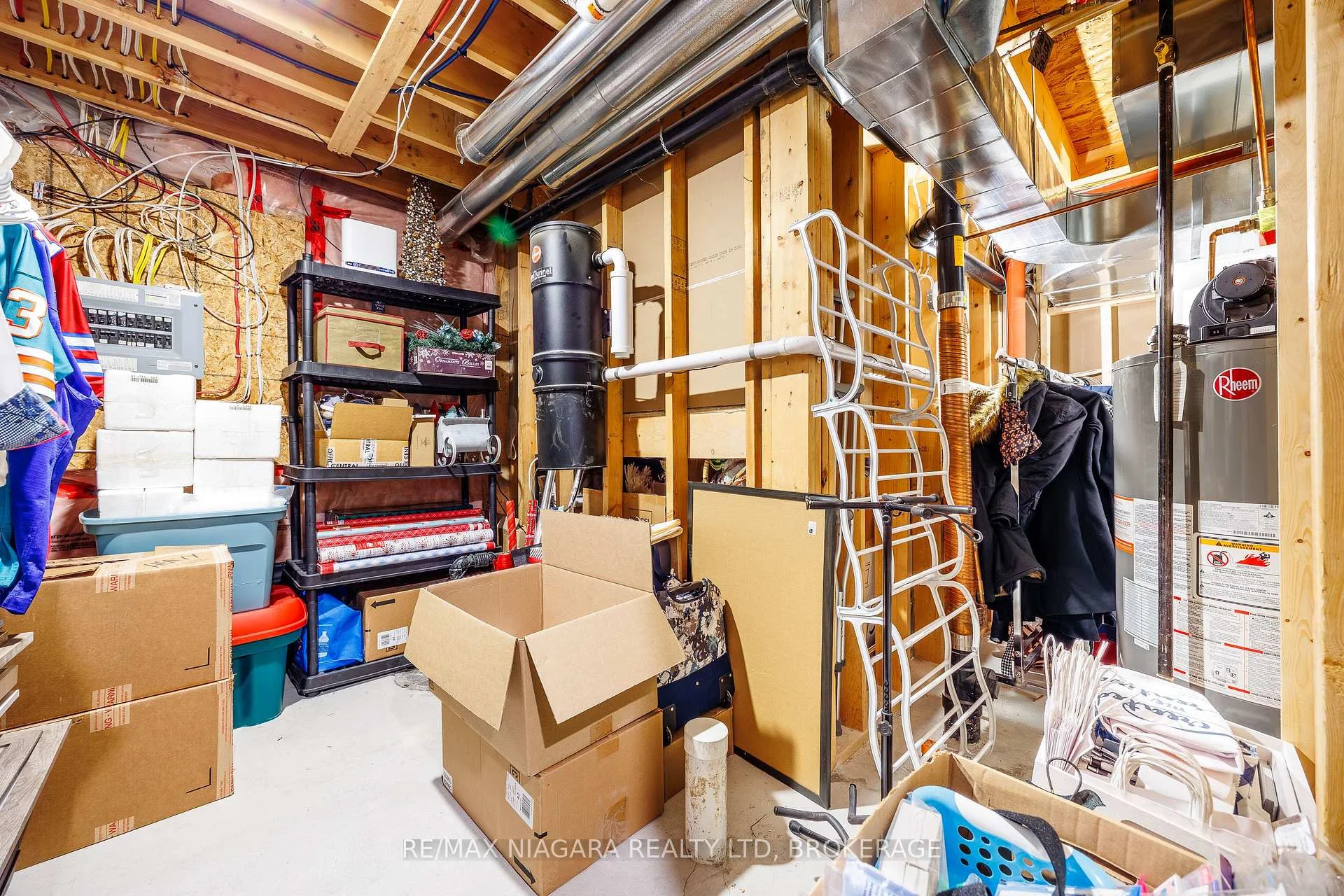 Photo 45 of 5744 Jake Crescent, Niagara Falls, Forestview — HOMEH