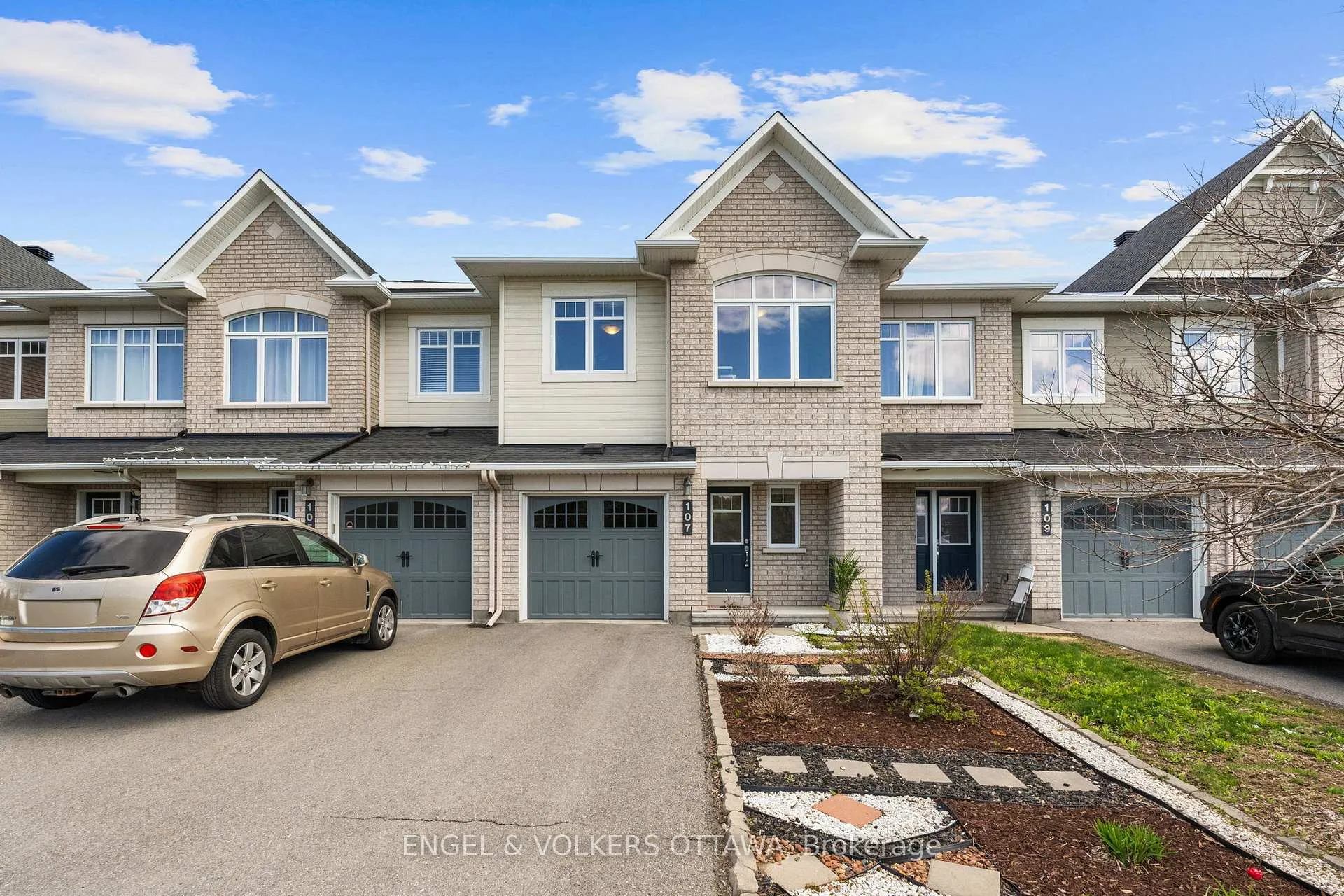 Photo 1 of 107 Mancini Way, Ottawa, Barrhaven - Strandherd — HOMEH