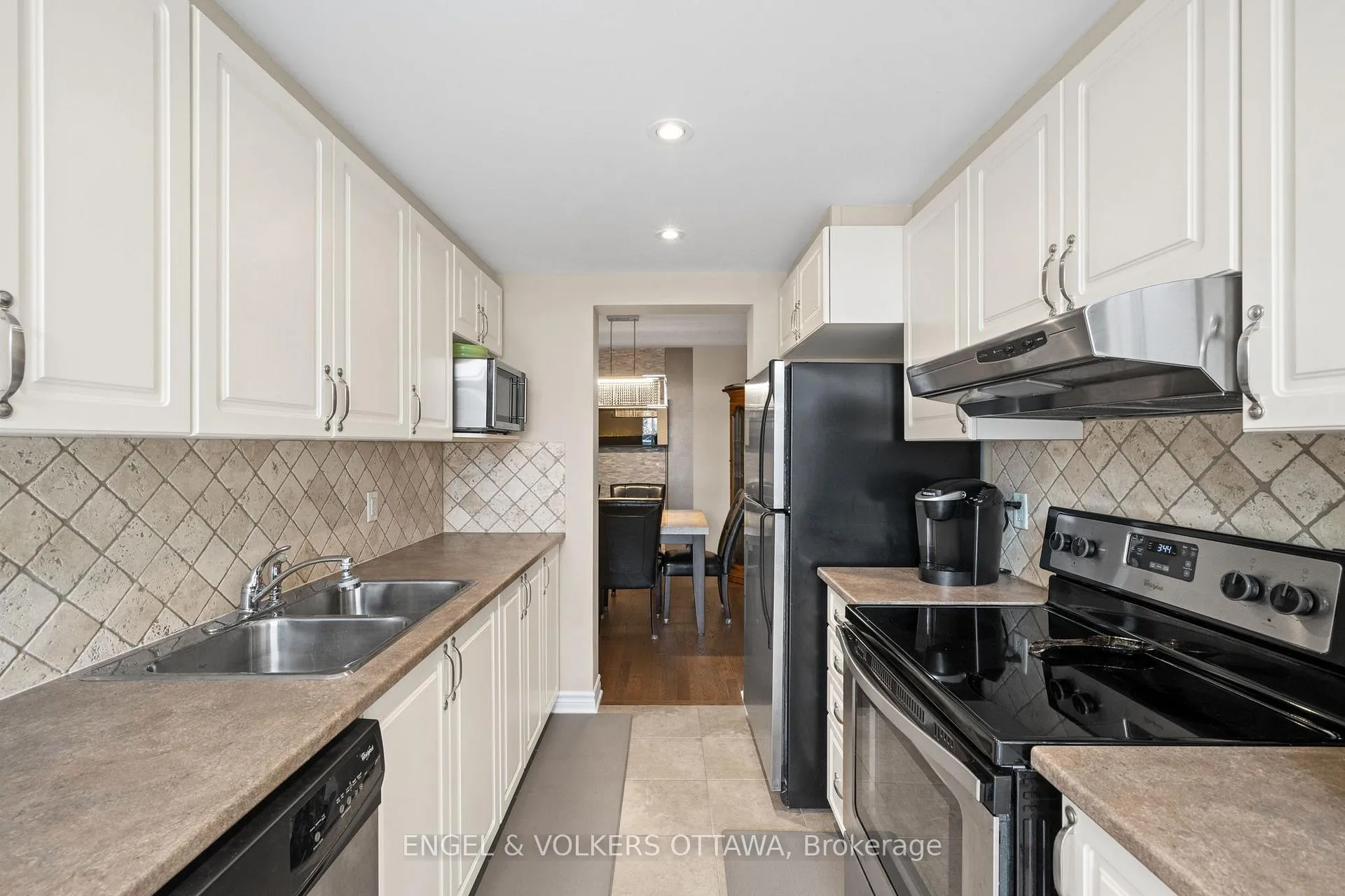 Photo 8 of 107 Mancini Way, Ottawa, Barrhaven - Strandherd — HOMEH
