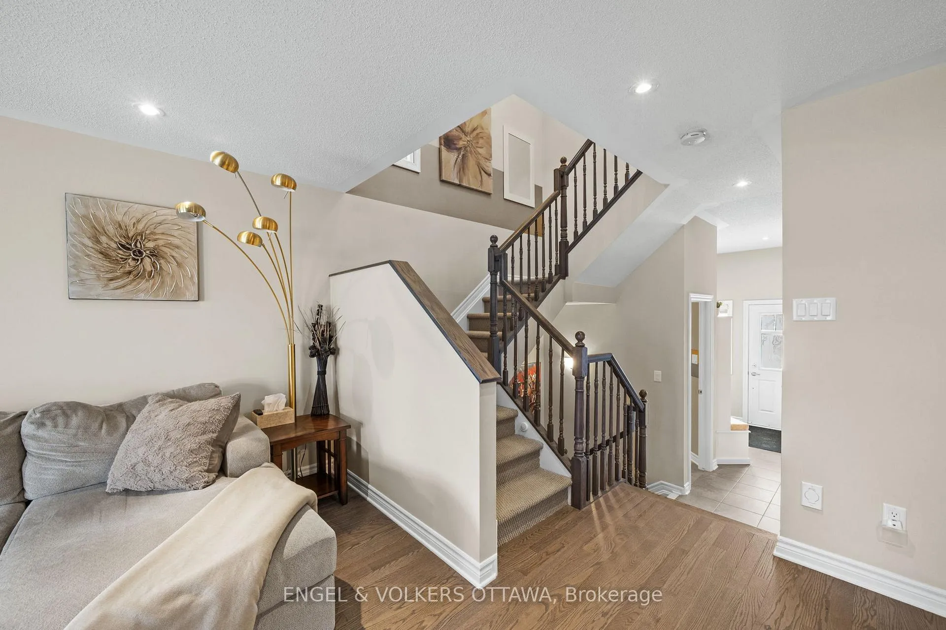 Photo 12 of 107 Mancini Way, Ottawa, Barrhaven - Strandherd — HOMEH