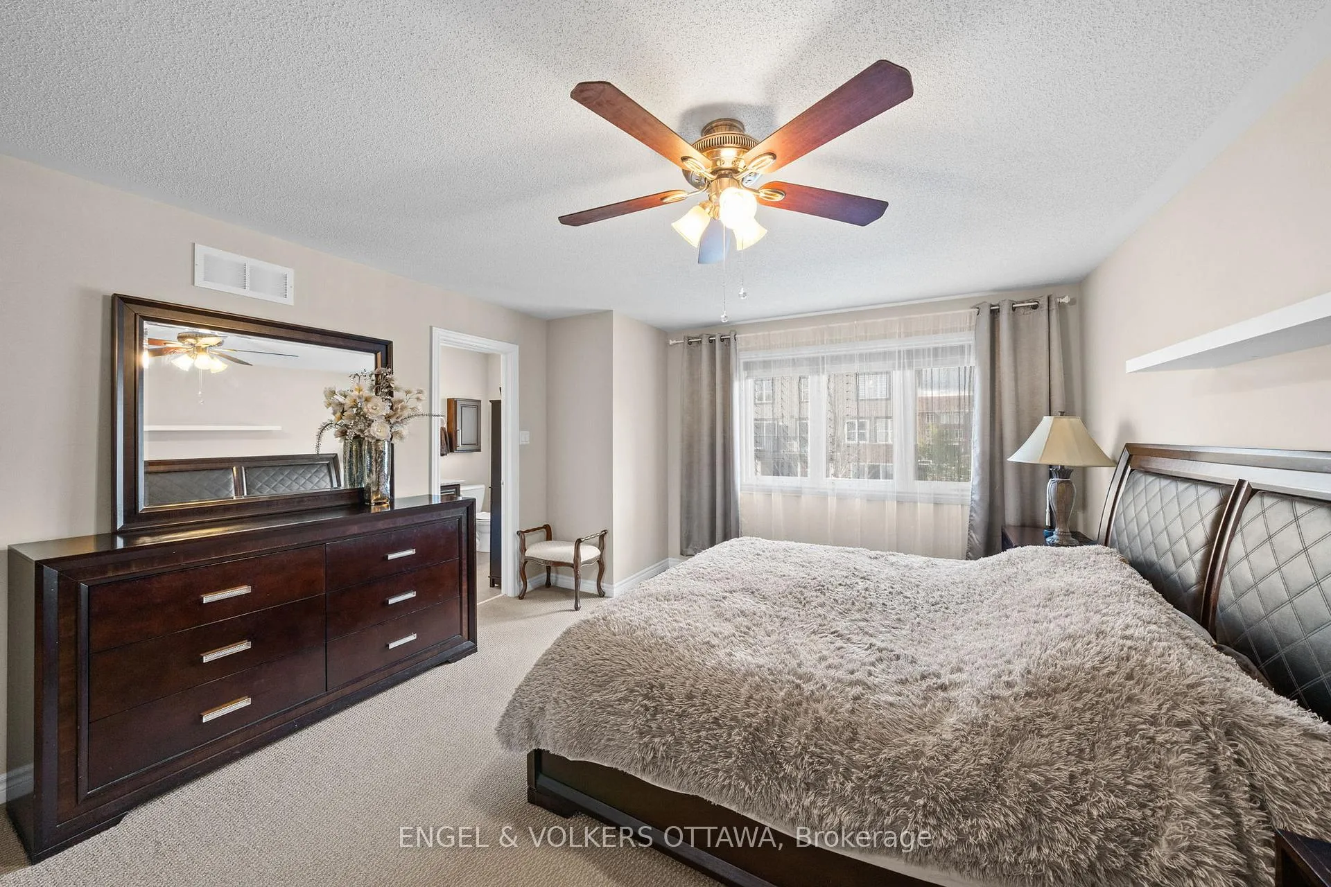 Photo 14 of 107 Mancini Way, Ottawa, Barrhaven - Strandherd — HOMEH