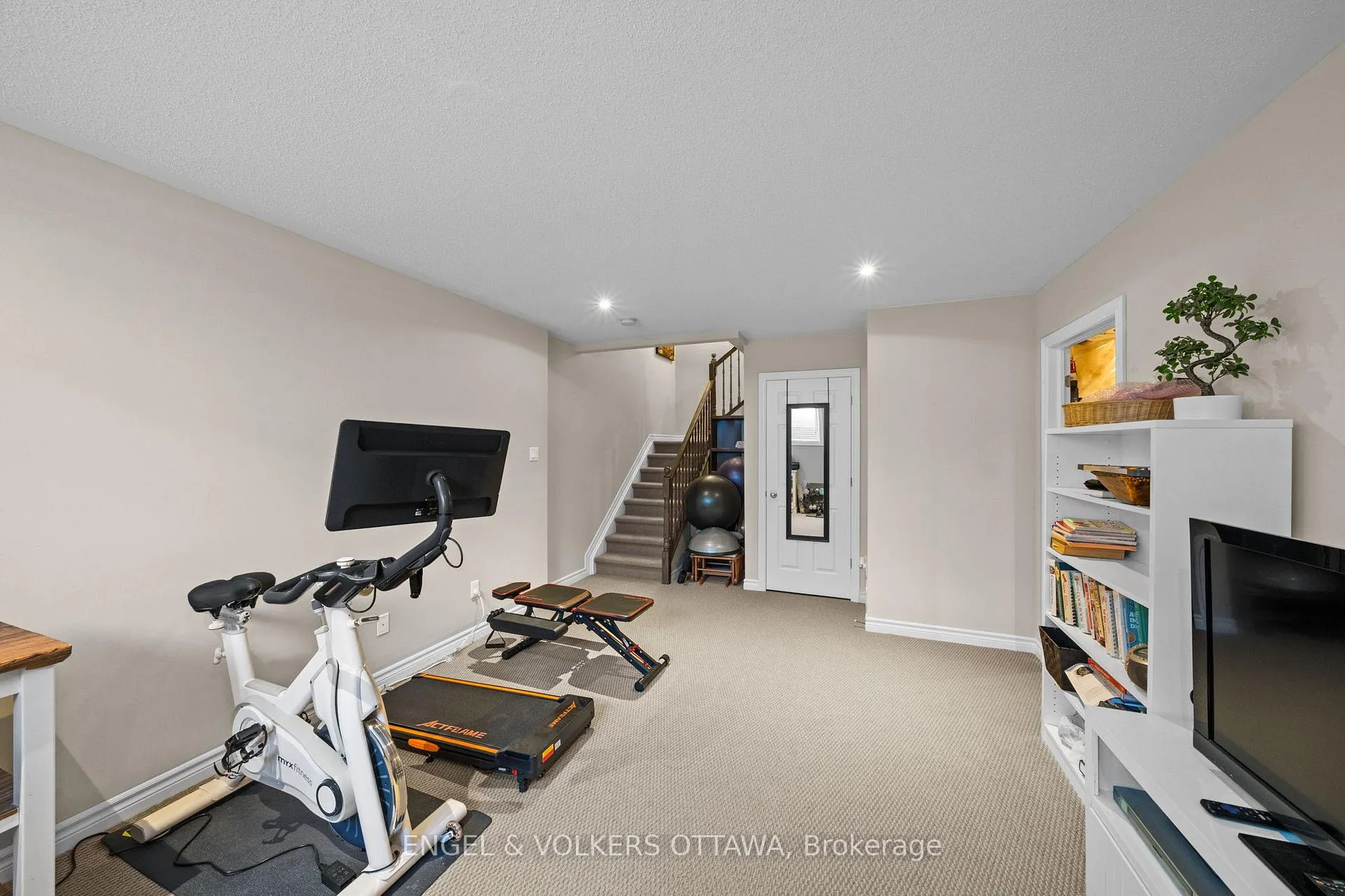 Photo 19 of 107 Mancini Way, Ottawa, Barrhaven - Strandherd — HOMEH