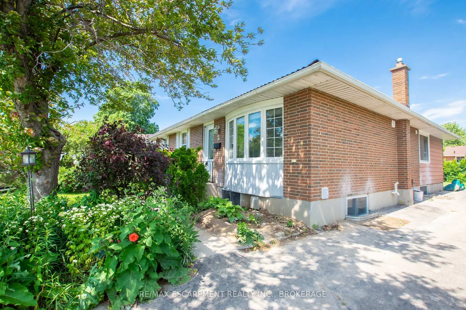 Photo 2 of Unit Main, 2 Wolfdale Place, St. Catharines, Lakeport — HOMEH