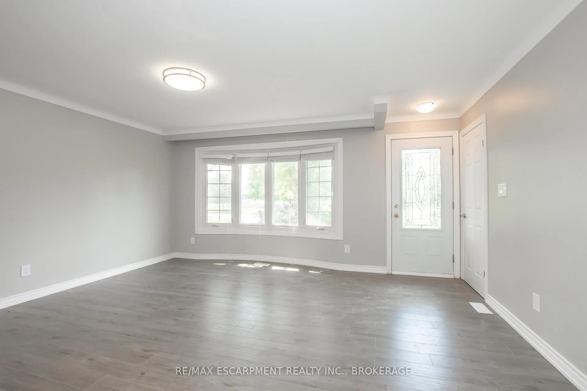 Photo 6 of Unit Main, 2 Wolfdale Place, St. Catharines, Lakeport — HOMEH