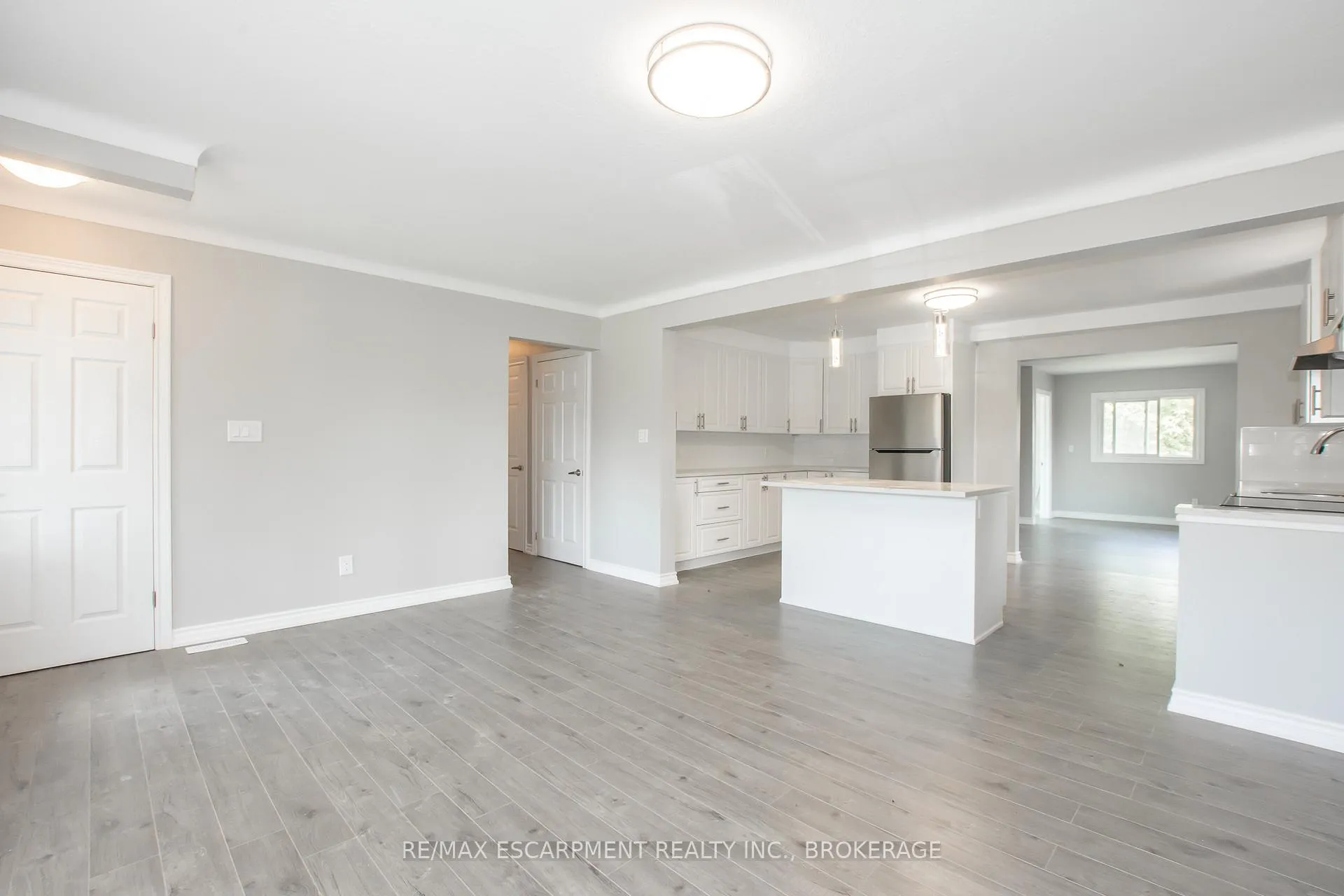 Photo 9 of Unit Main, 2 Wolfdale Place, St. Catharines, Lakeport — HOMEH