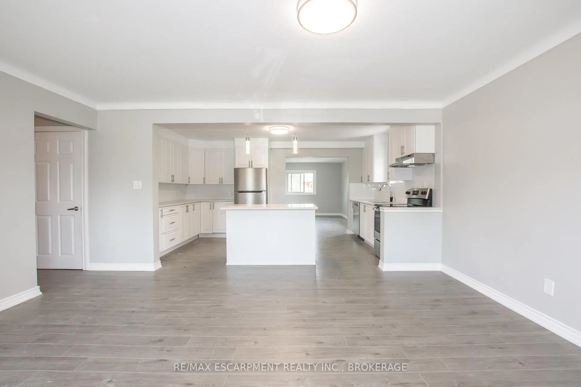 Photo 10 of Unit Main, 2 Wolfdale Place, St. Catharines, Lakeport — HOMEH