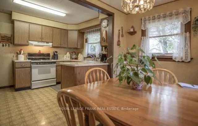 Photo 8 of 43 Toronto Street, Clarington, Newcastle — HOMEH
