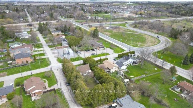Photo 23 of 43 Toronto Street, Clarington, Newcastle — HOMEH