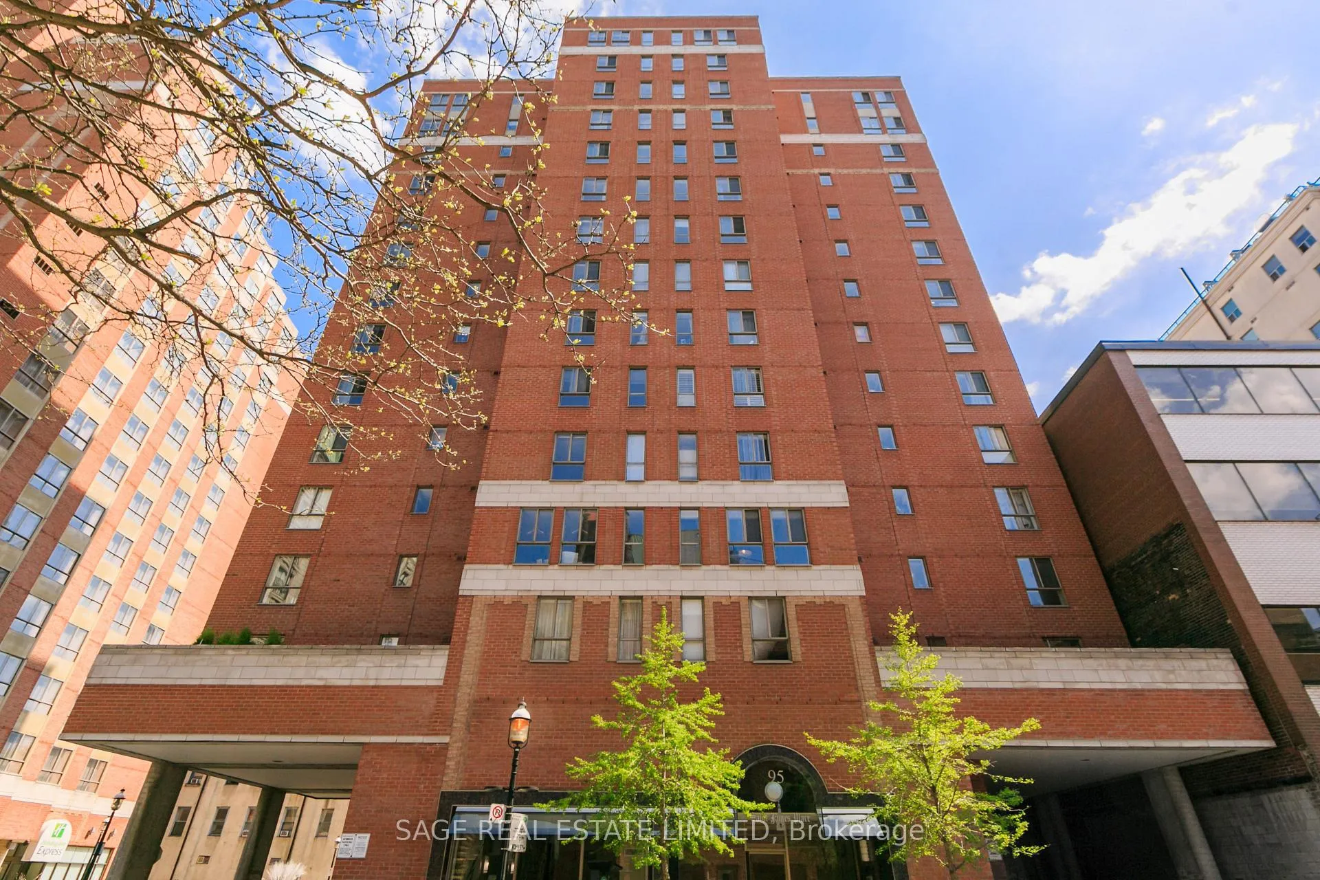 Front of Unit 305, 95 Lombard Street