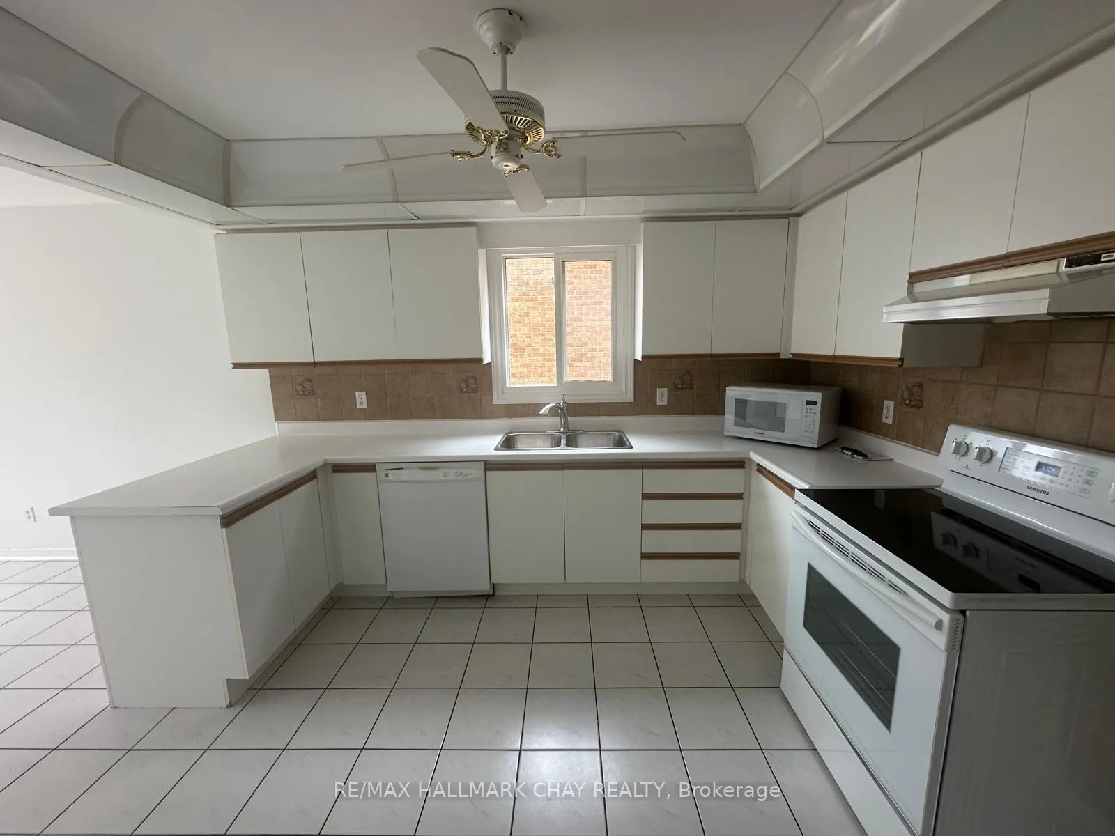 Photo 5 of UPPER - 16 Cuthbert Street, Barrie, Ardagh — HOMEH