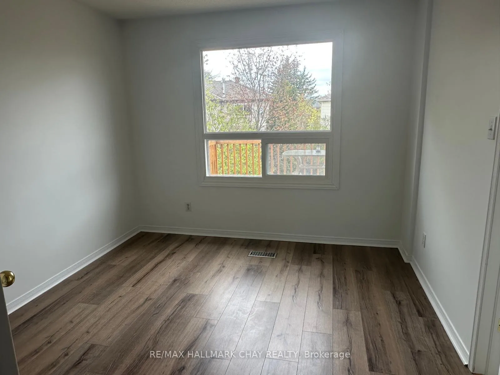 Photo 9 of UPPER - 16 Cuthbert Street, Barrie, Ardagh — HOMEH
