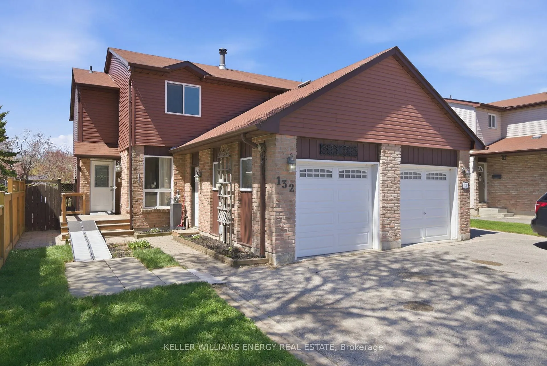 Photo 1 of 132 Castlebar Crescent, Oshawa, Vanier — HOMEH