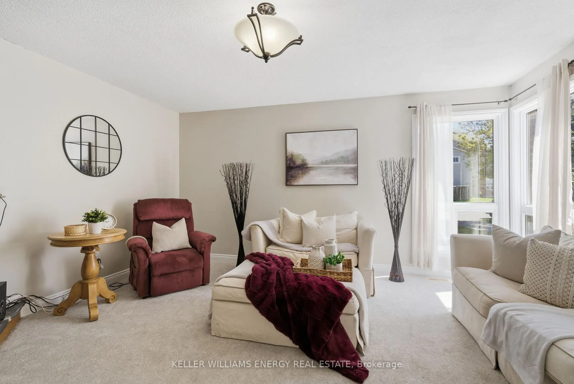 Photo 5 of 132 Castlebar Crescent, Oshawa, Vanier — HOMEH