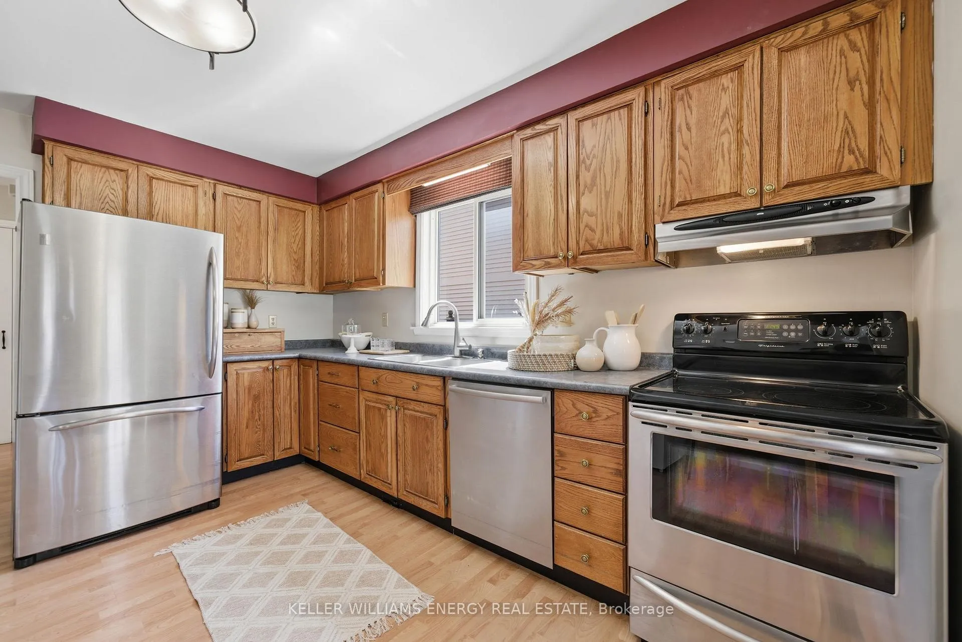 Photo 7 of 132 Castlebar Crescent, Oshawa, Vanier — HOMEH