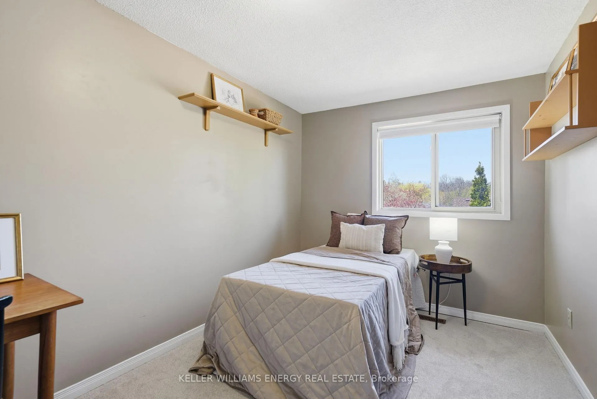 Photo 17 of 132 Castlebar Crescent, Oshawa, Vanier — HOMEH