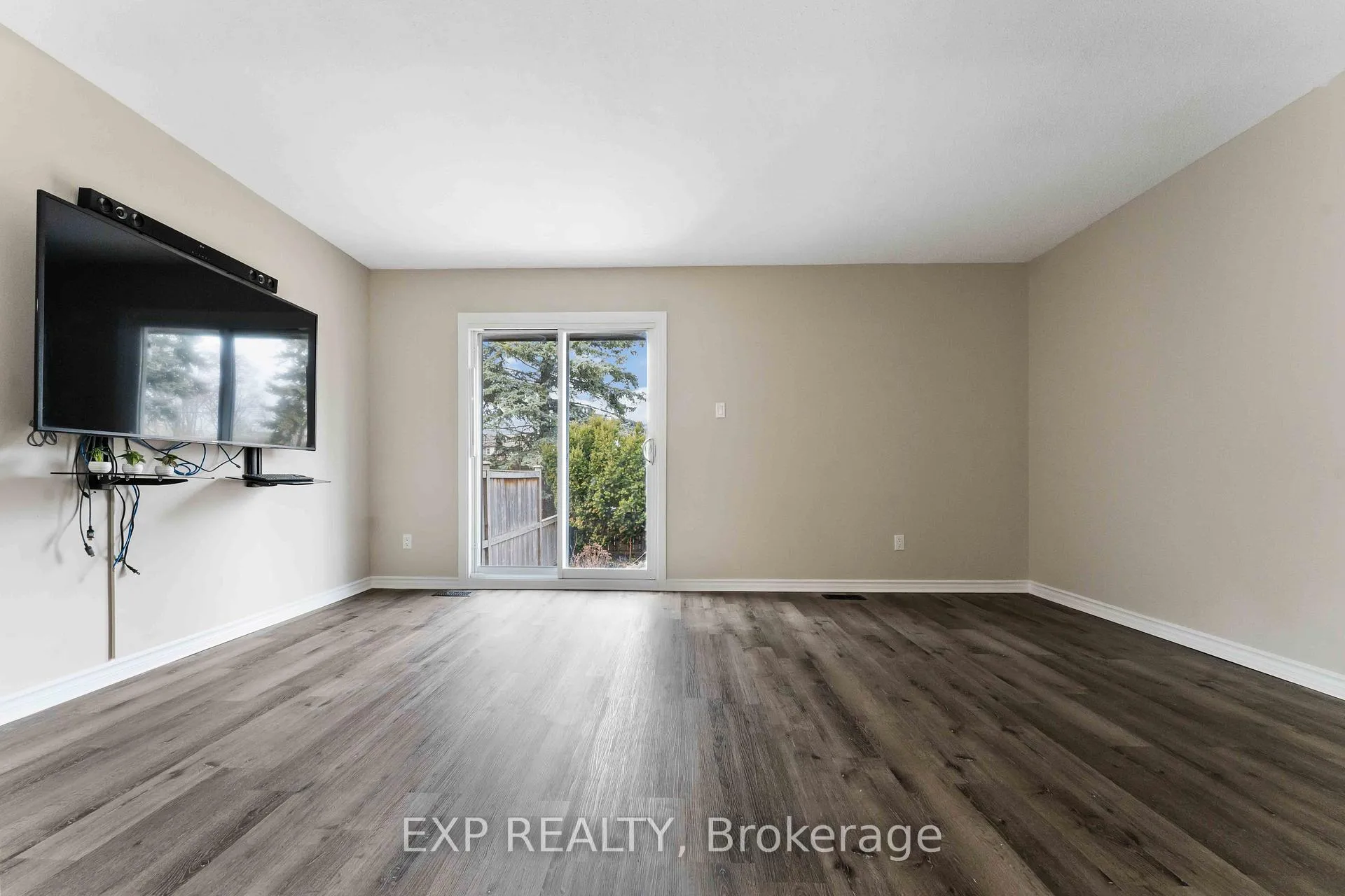 Photo 4 of Unit 25, 2659 Pimlico Crescent, Ottawa, Emerald Woods/Sawmill Creek — HOMEH