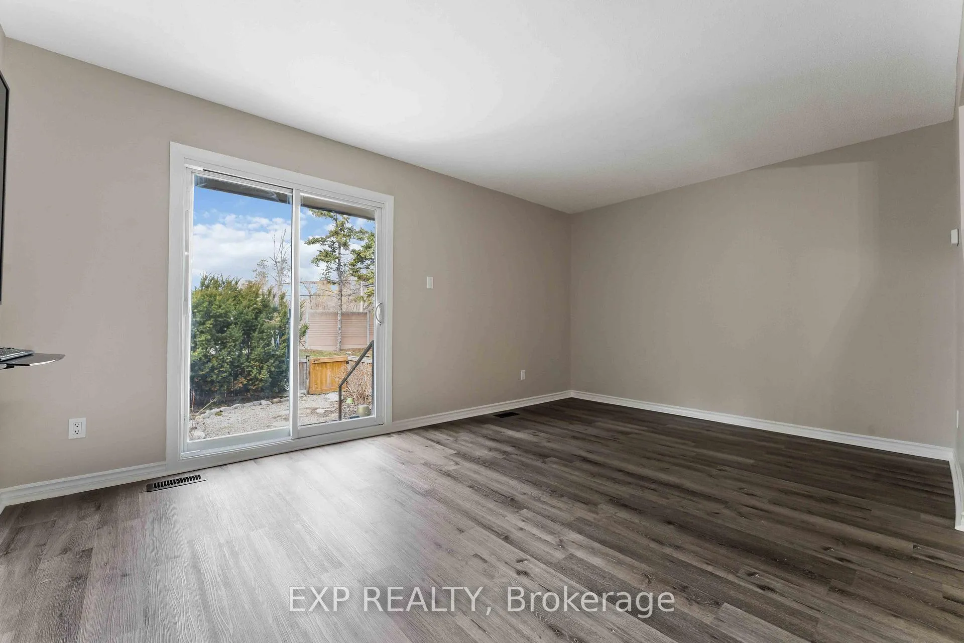 Photo 5 of Unit 25, 2659 Pimlico Crescent, Ottawa, Emerald Woods/Sawmill Creek — HOMEH