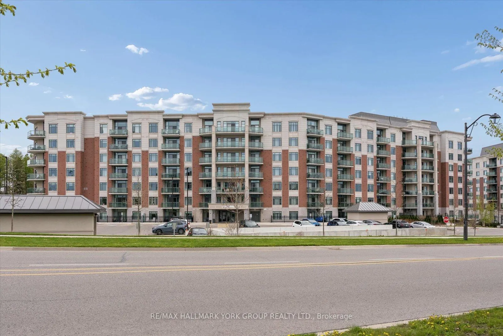 Photo 2 of Unit 402, 460 William Graham Drive, Aurora, Rural Aurora — HOMEH