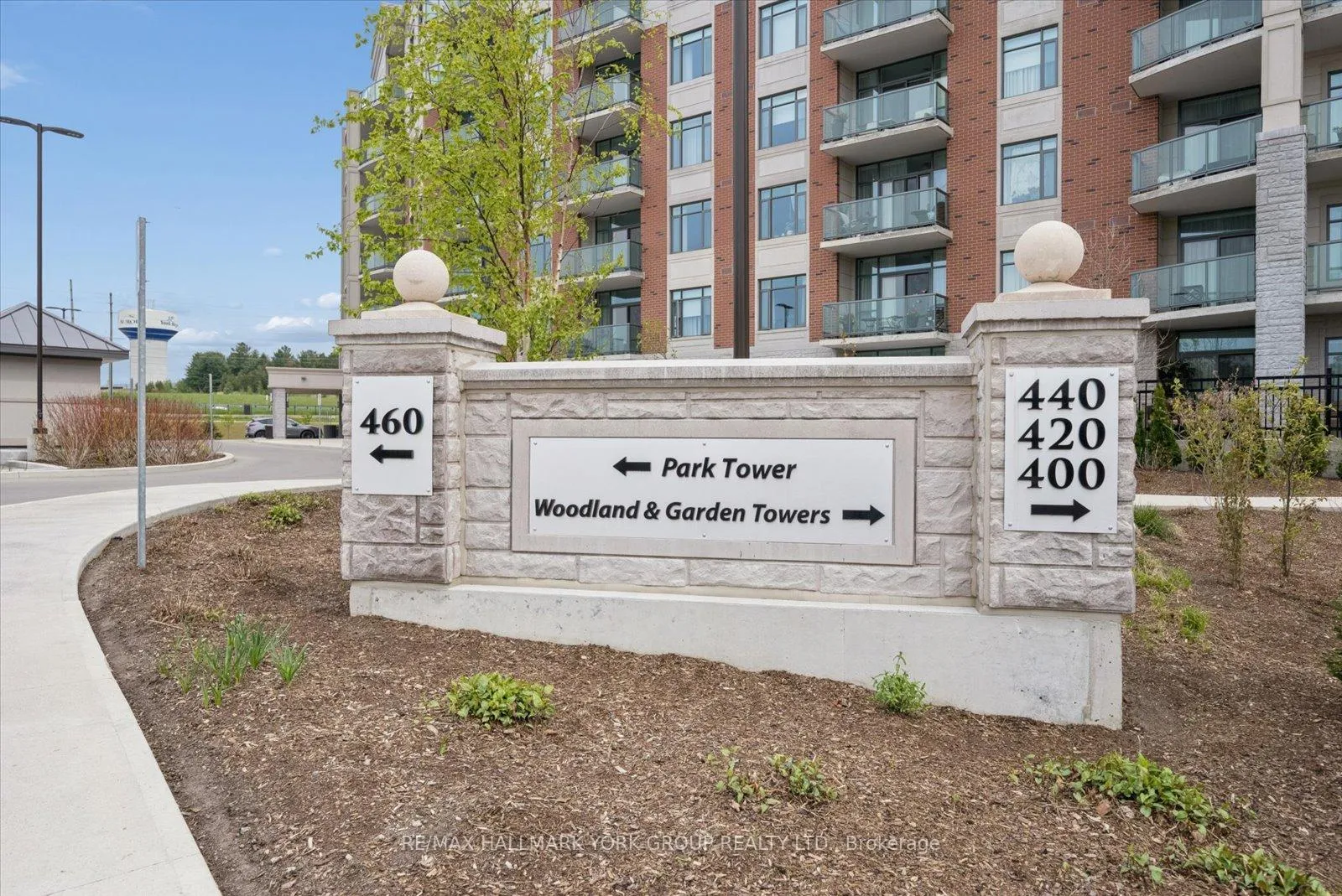 Photo 3 of Unit 402, 460 William Graham Drive, Aurora, Rural Aurora — HOMEH