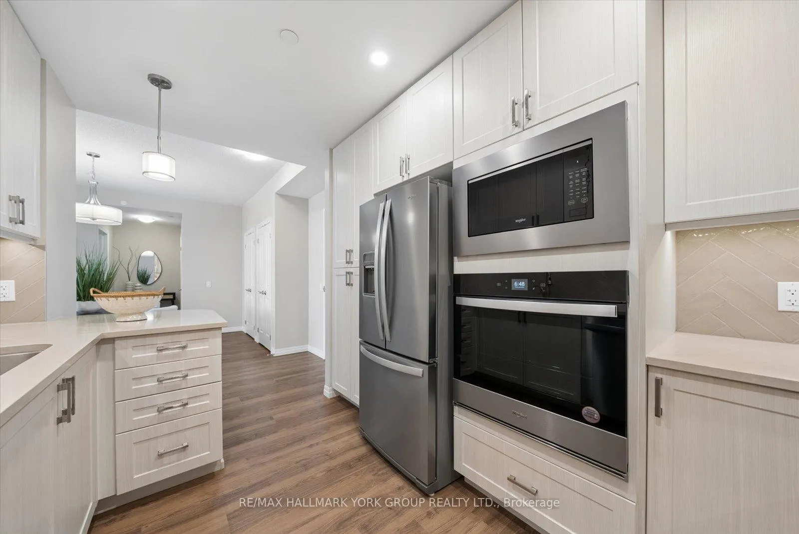 Photo 9 of Unit 402, 460 William Graham Drive, Aurora, Rural Aurora — HOMEH
