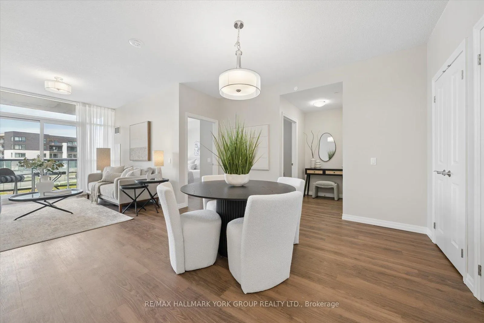 Photo 14 of Unit 402, 460 William Graham Drive, Aurora, Rural Aurora — HOMEH