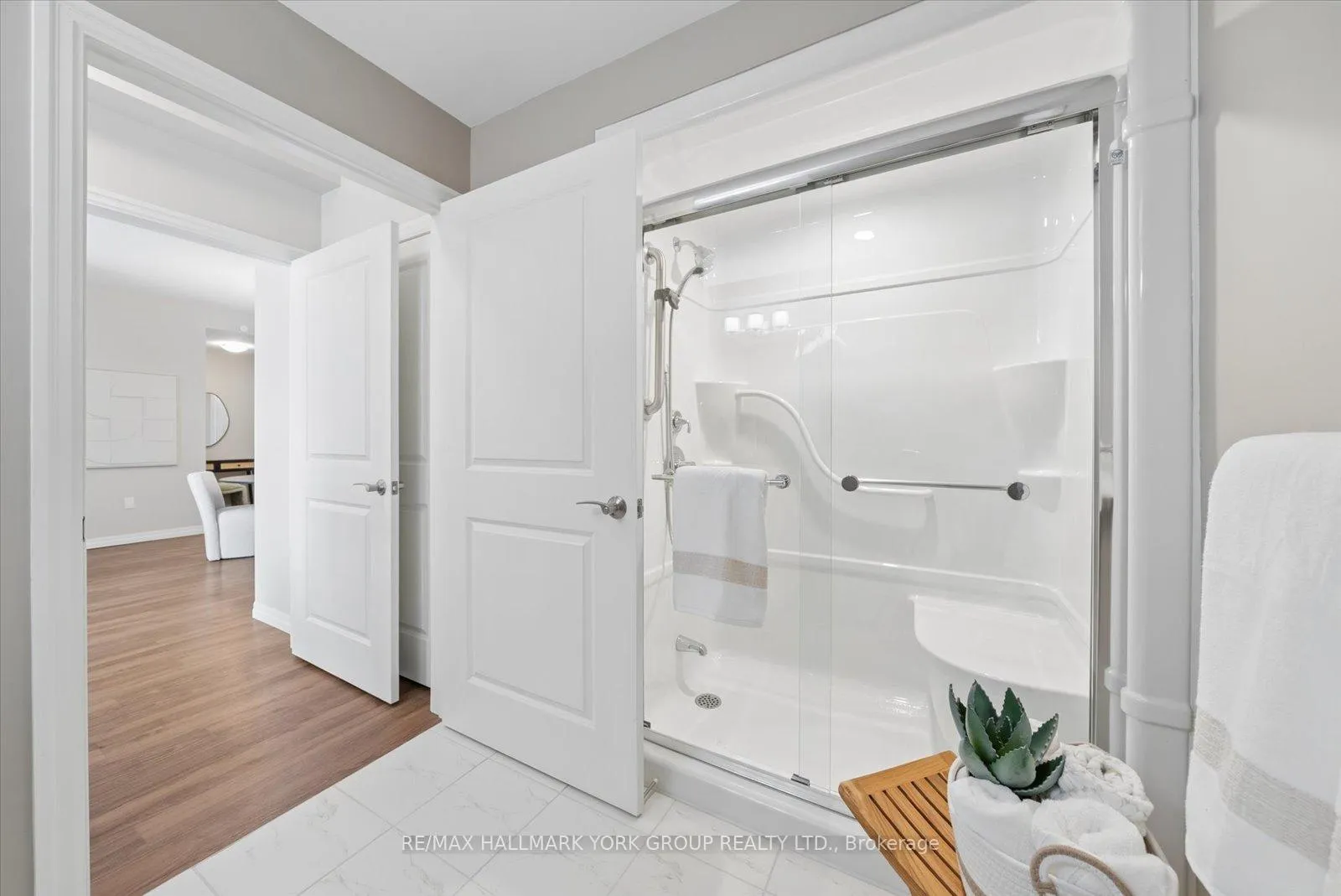 Photo 20 of Unit 402, 460 William Graham Drive, Aurora, Rural Aurora — HOMEH