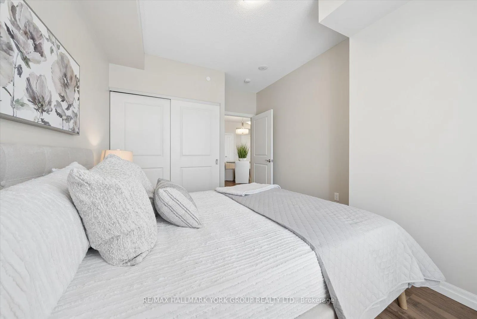 Photo 22 of Unit 402, 460 William Graham Drive, Aurora, Rural Aurora — HOMEH