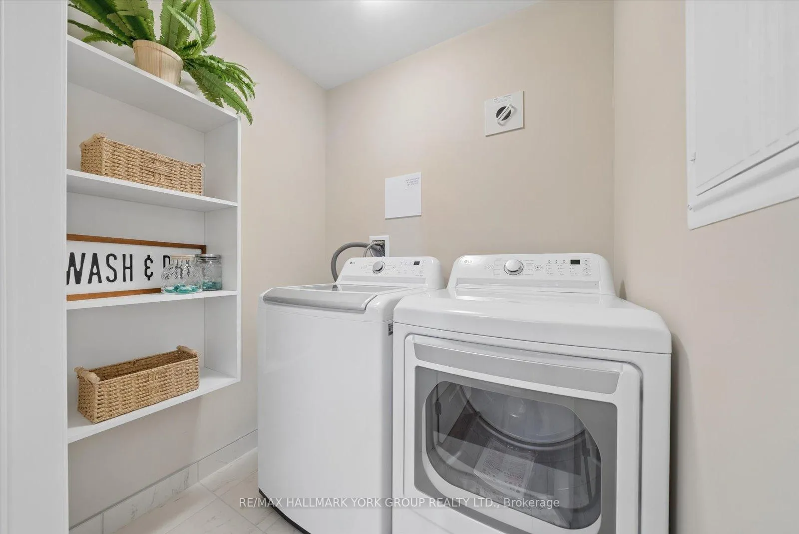 Photo 25 of Unit 402, 460 William Graham Drive, Aurora, Rural Aurora — HOMEH