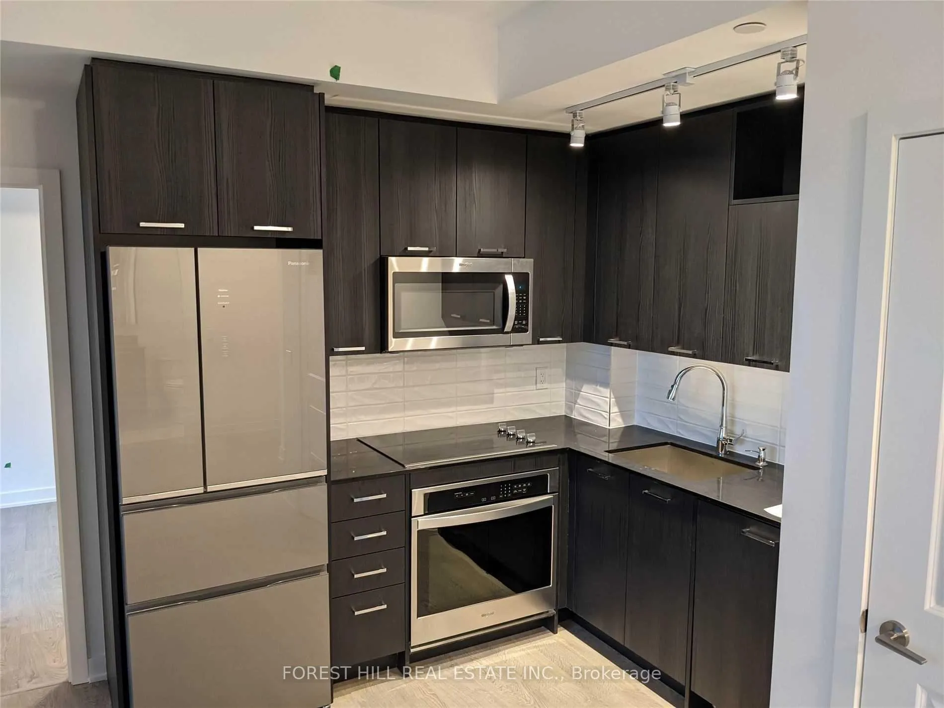 Photo 2 of Unit 503, 120 Eagle Rock Way, Vaughan, Rural Vaughan — HOMEH