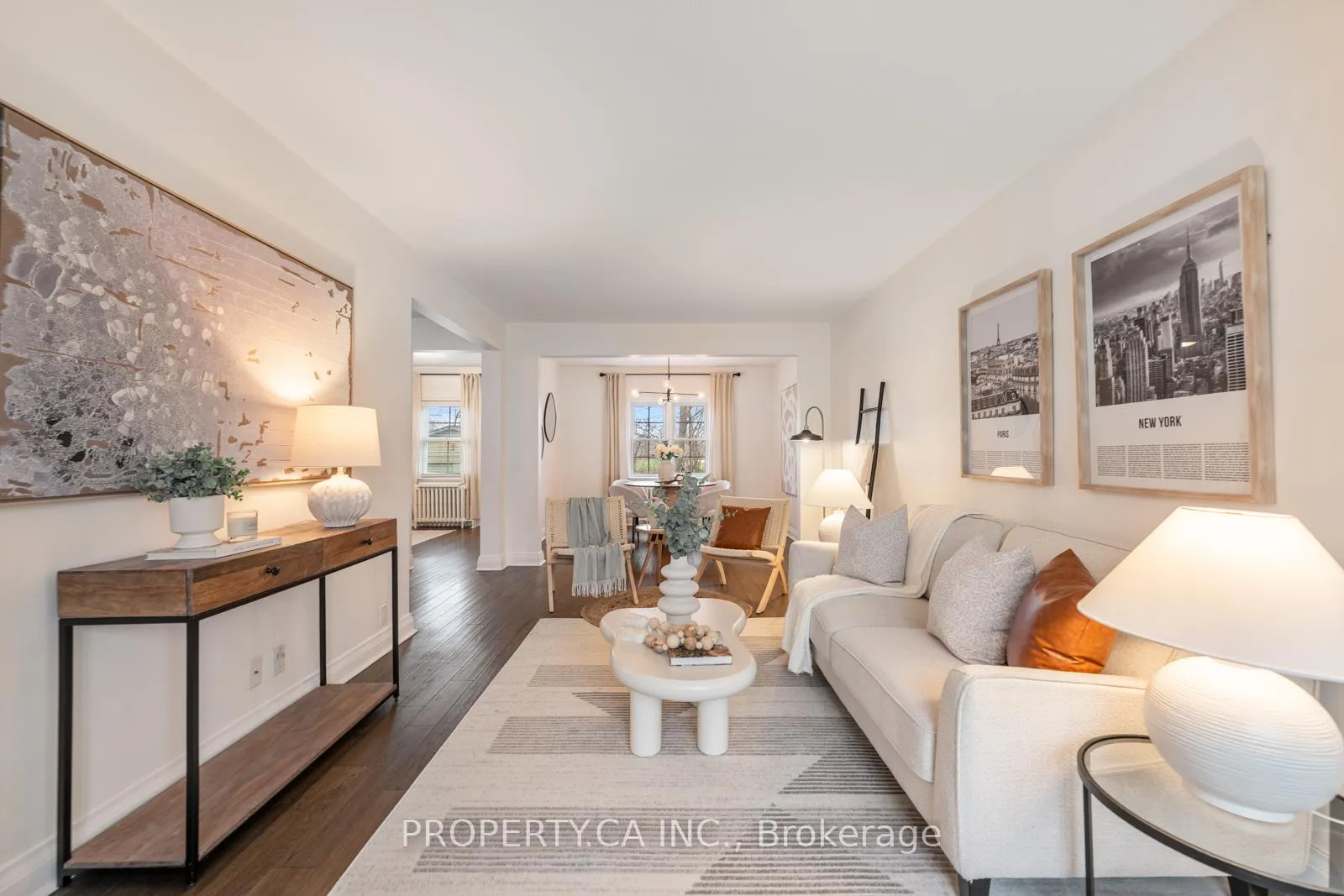 Photo 3 of 29 Oakfield Drive, Etobicoke, Stonegate-Queensway — HOMEH