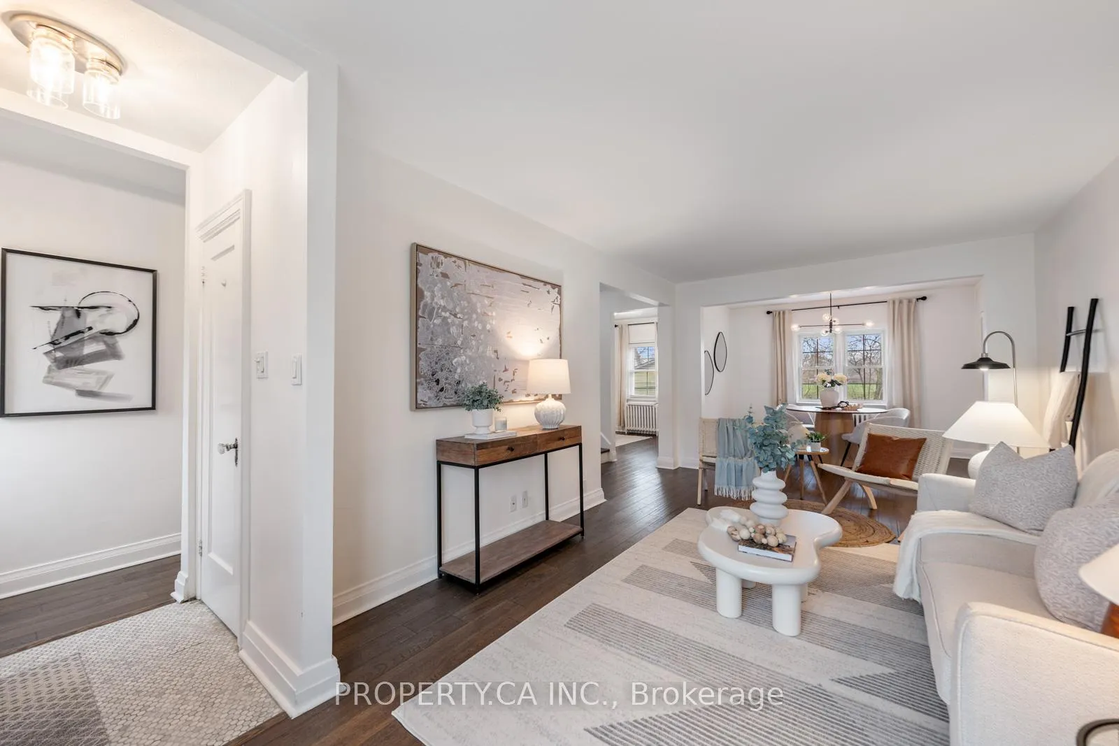 Photo 4 of 29 Oakfield Drive, Etobicoke, Stonegate-Queensway — HOMEH