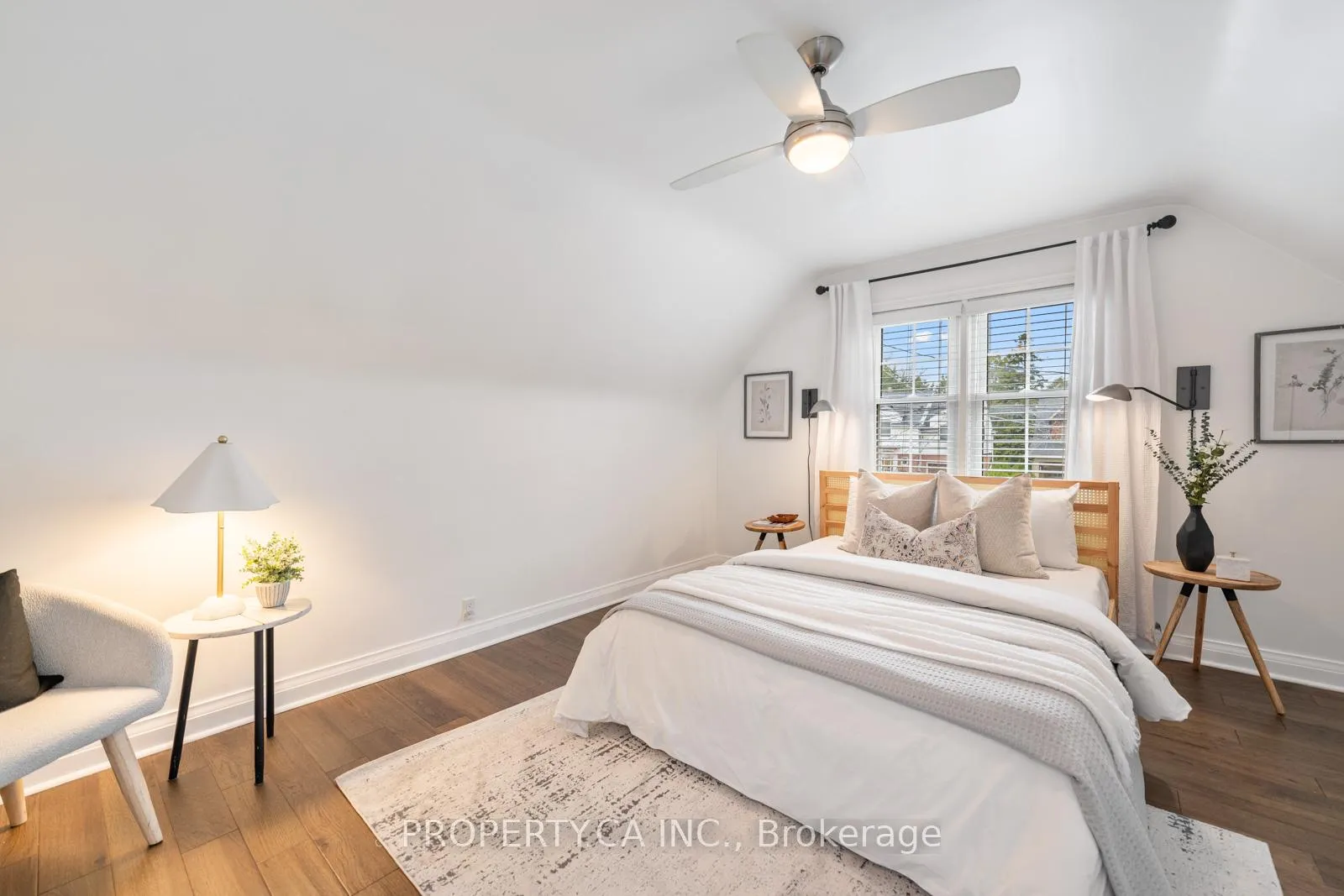 Photo 19 of 29 Oakfield Drive, Etobicoke, Stonegate-Queensway — HOMEH