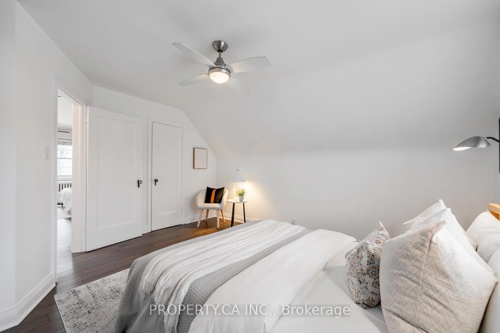 Photo 20 of 29 Oakfield Drive, Etobicoke, Stonegate-Queensway — HOMEH