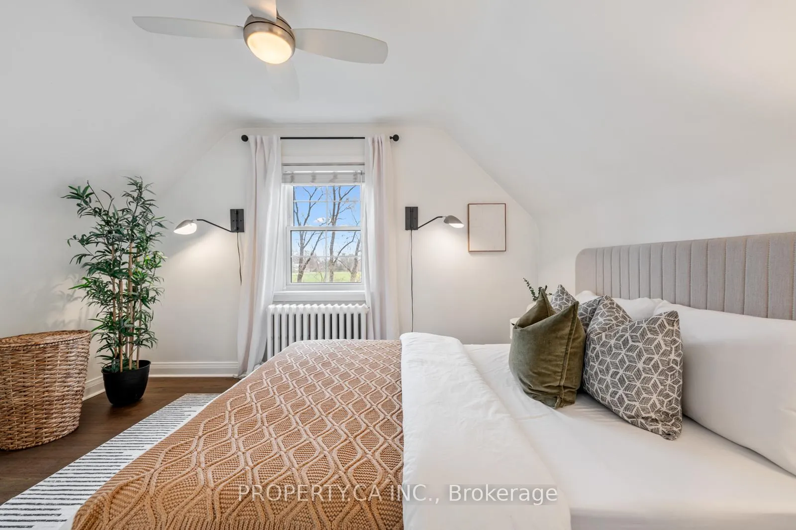 Photo 23 of 29 Oakfield Drive, Etobicoke, Stonegate-Queensway — HOMEH