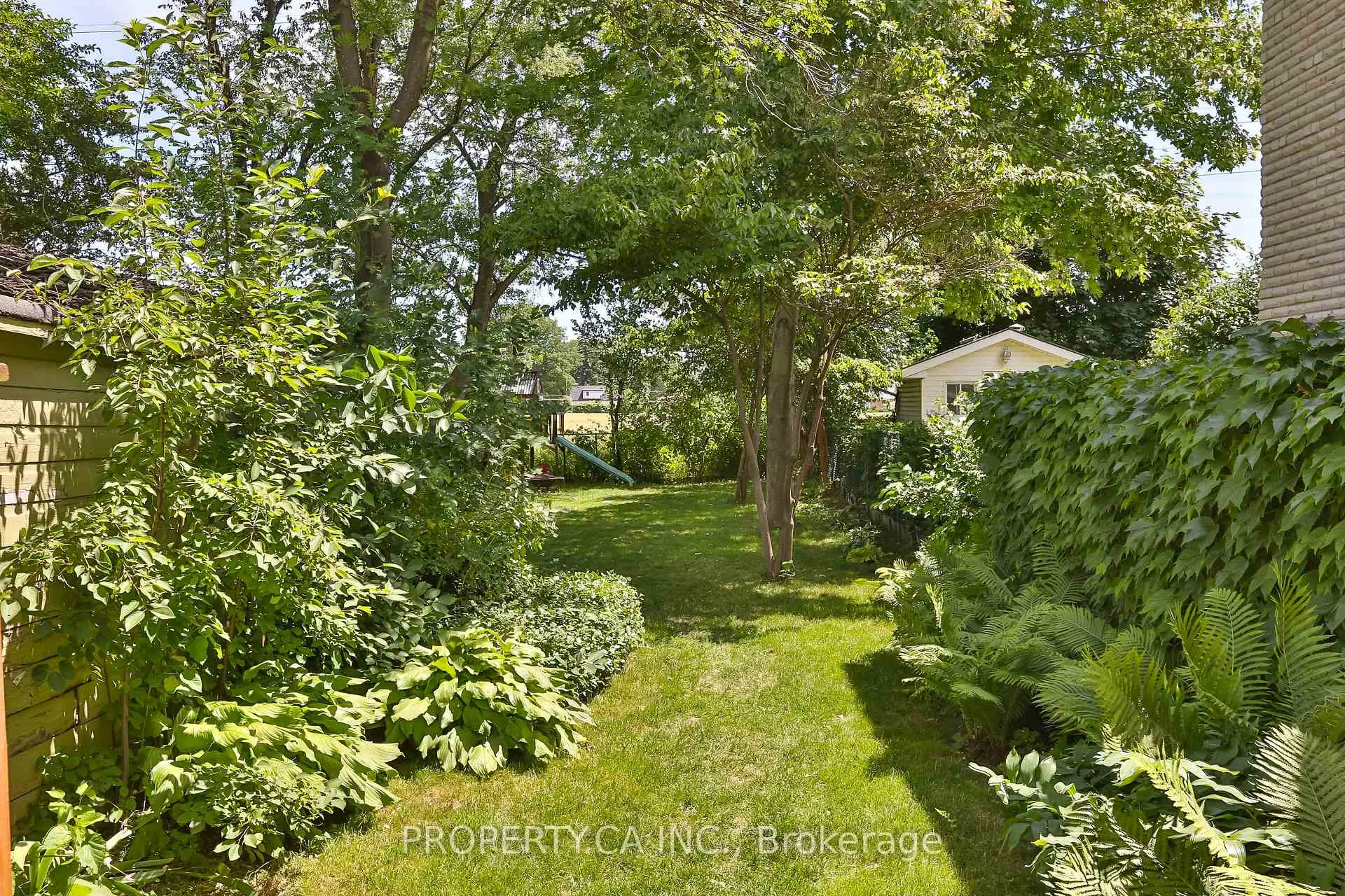 Photo 33 of 29 Oakfield Drive, Etobicoke, Stonegate-Queensway — HOMEH