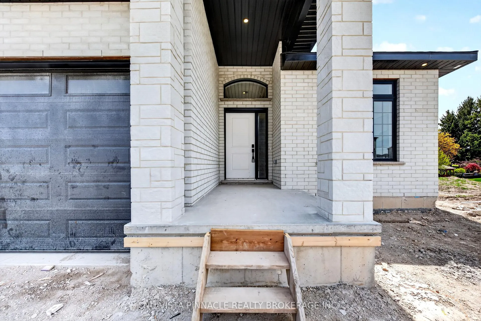 Photo 7 of 71 Basil Crescent, Middlesex Centre, Ilderton — HOMEH