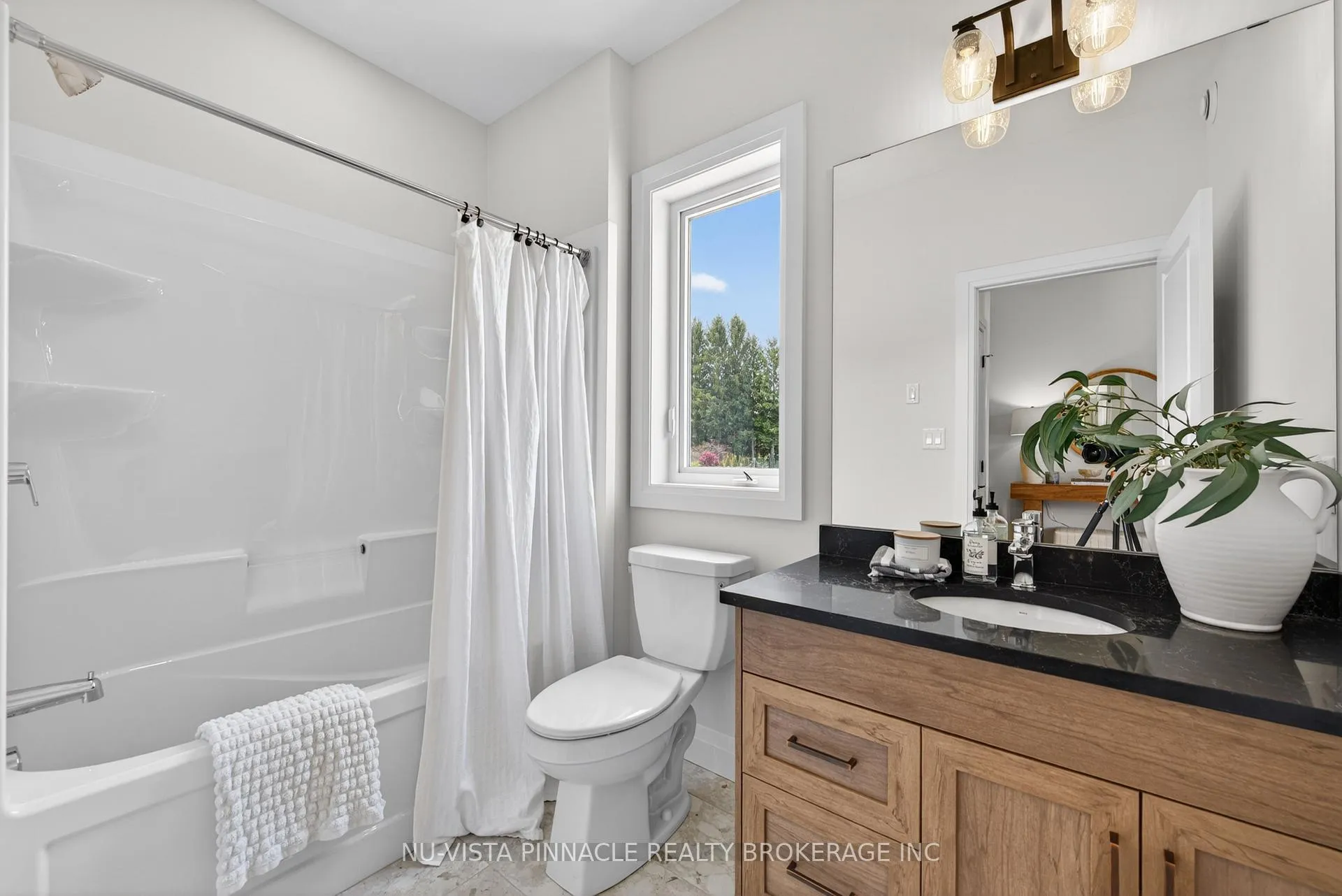 Photo 13 of 71 Basil Crescent, Middlesex Centre, Ilderton — HOMEH