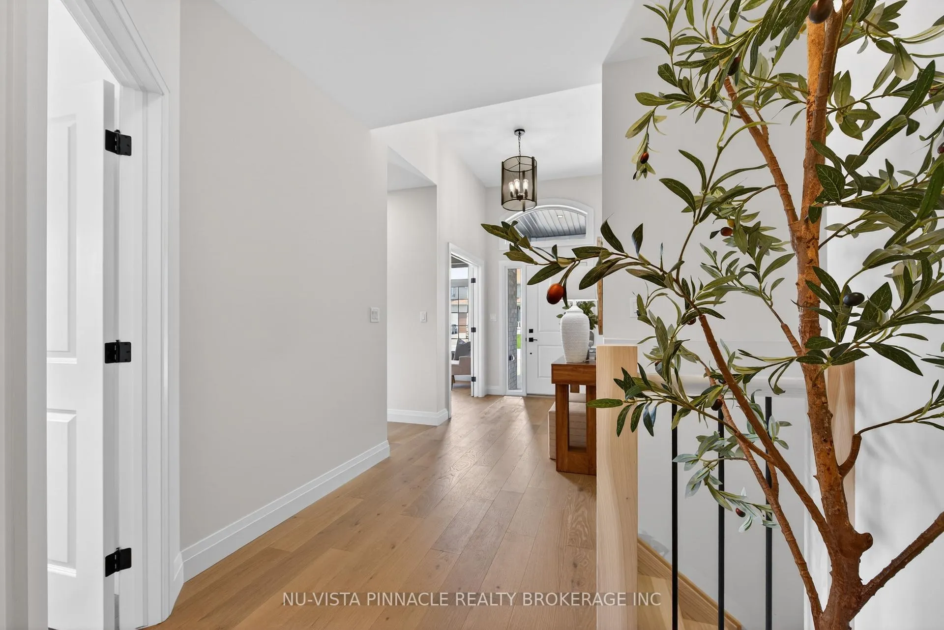 Photo 14 of 71 Basil Crescent, Middlesex Centre, Ilderton — HOMEH