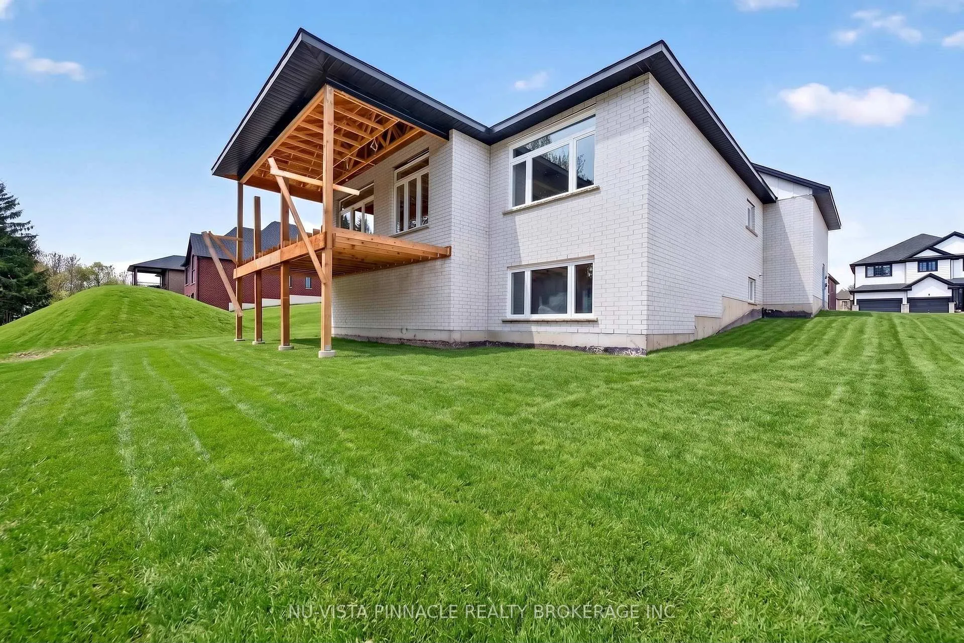 Photo 47 of 71 Basil Crescent, Middlesex Centre, Ilderton — HOMEH