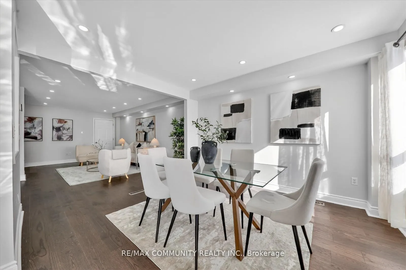 Photo 7 of 27 Merchant Avenue, Whitby, Williamsburg — HOMEH