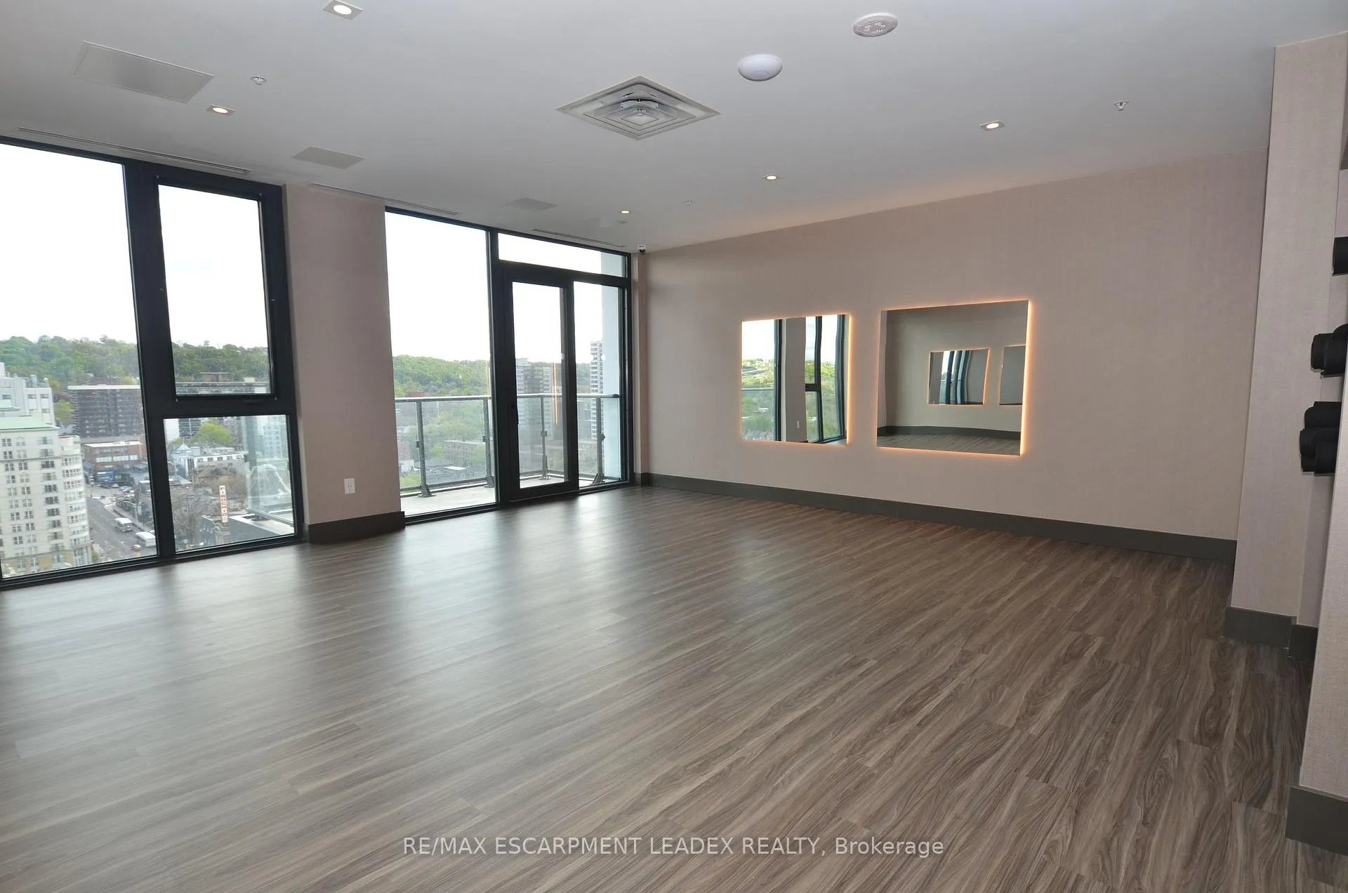 Photo 14 of Unit 1808, 75 James Street N, Hamilton, Corktown — HOMEH