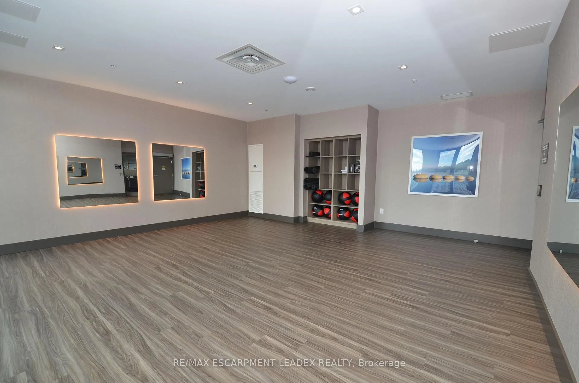 Photo 16 of Unit 1808, 75 James Street N, Hamilton, Corktown — HOMEH