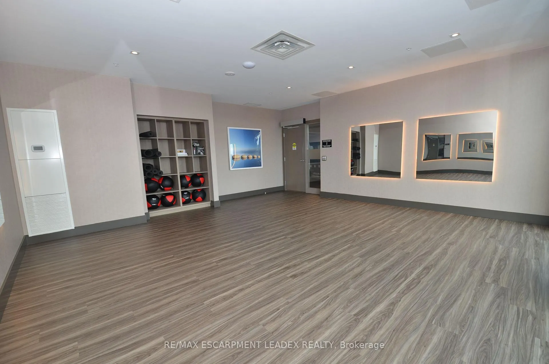 Photo 17 of Unit 1808, 75 James Street N, Hamilton, Corktown — HOMEH